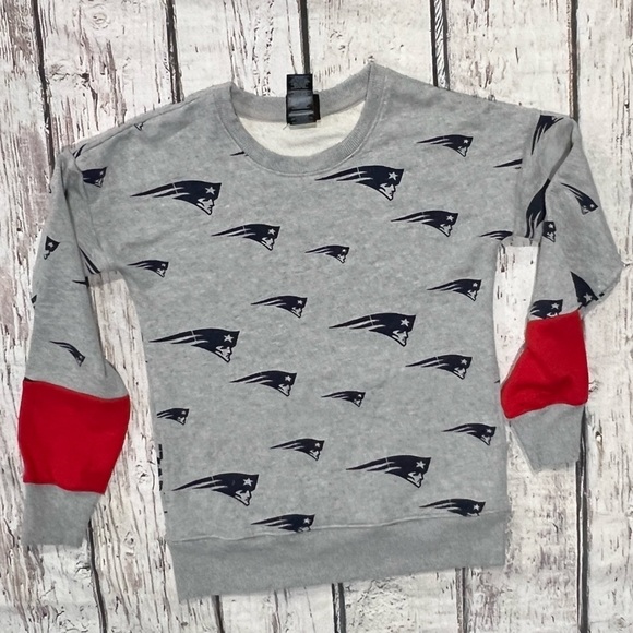 Girls New England Patriots NFL Juniors Collection Crewneck Sweatshirt - Picture 1 of 5